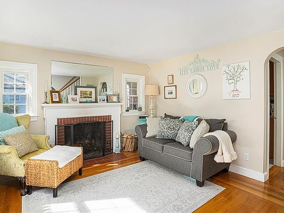 5th image of 105 River St