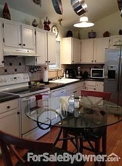 Master Bedroom
						:
						Walk in closet, private bathroom w/ tile floor