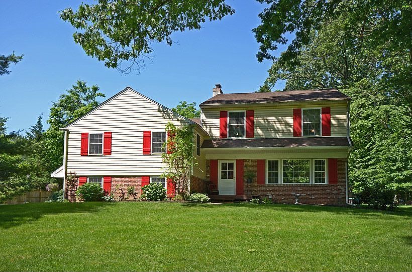 For Sale: 680 W VALLEY RD, Wayne, PA 19087