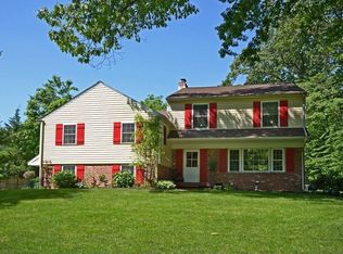 680 W Valley Rd, Wayne, PA 19087