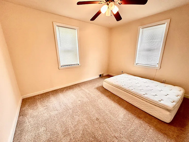 8730 Wissahickon Ave — Photo 13