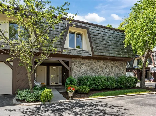 1569 Winnetka Rd, Glenview, IL 60025