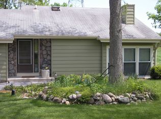 S67W23670 Fernwood Ct, Waukesha, WI 53189