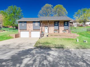 821 Troy Dr, Jefferson City, MO 65109