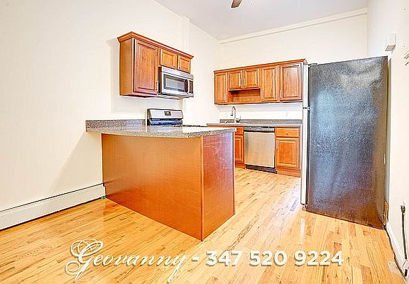 4th image of 465 Kosciuszko St #3F