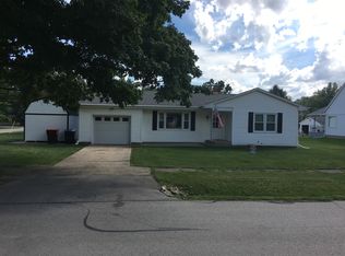 115 E 7th St, Gridley, IL 61744