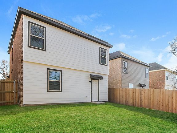 5th image of 1304 Ester Ln