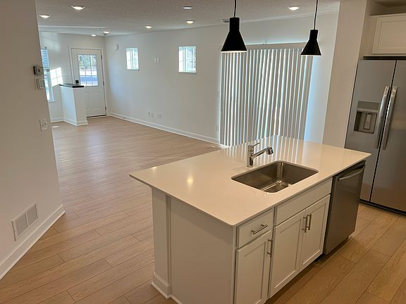 2nd image of 21797 Dahlia Ln