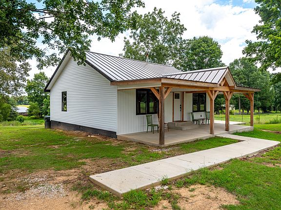 3rd image of 3640 Hawk Pride Mountain Rd