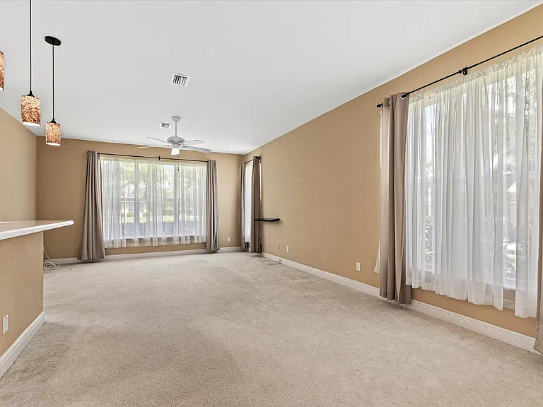 4331 Turnberry Cir — Photo 3