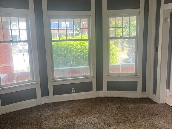 3rd image of 9702 Empire Ave