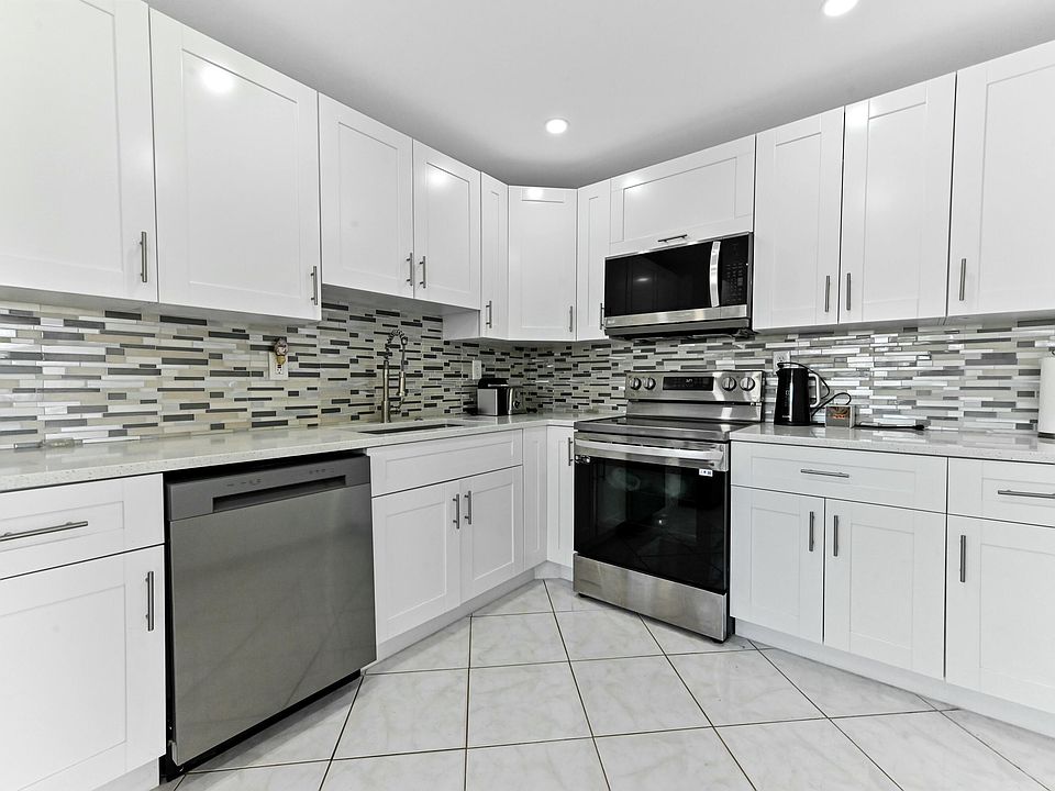 1st image of 528 Burgundy K Avenue