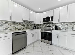 528 Burgundy K Avenue, Delray Beach, FL 33484