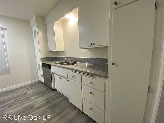 5th image of 331 E Live Oak St APT E