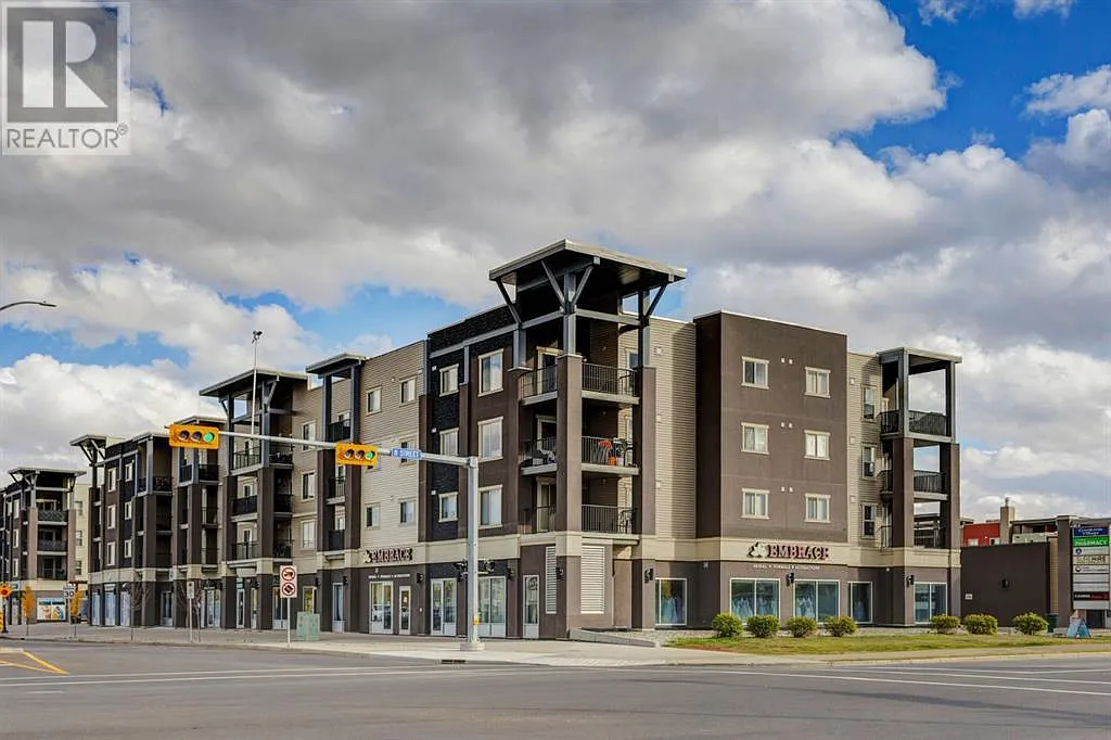 7210 - 403 Mackenzie Way Southwest — Photo 1