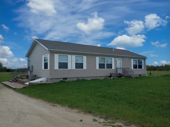 2254 N Clarwin Ave, Gladwin, MI 48624