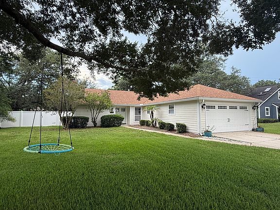 2nd image of 1839 Leeward Ln