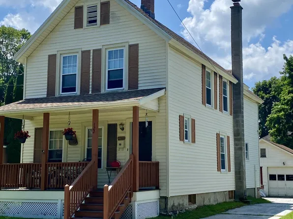 122 Pine St, Dalton, MA 01226