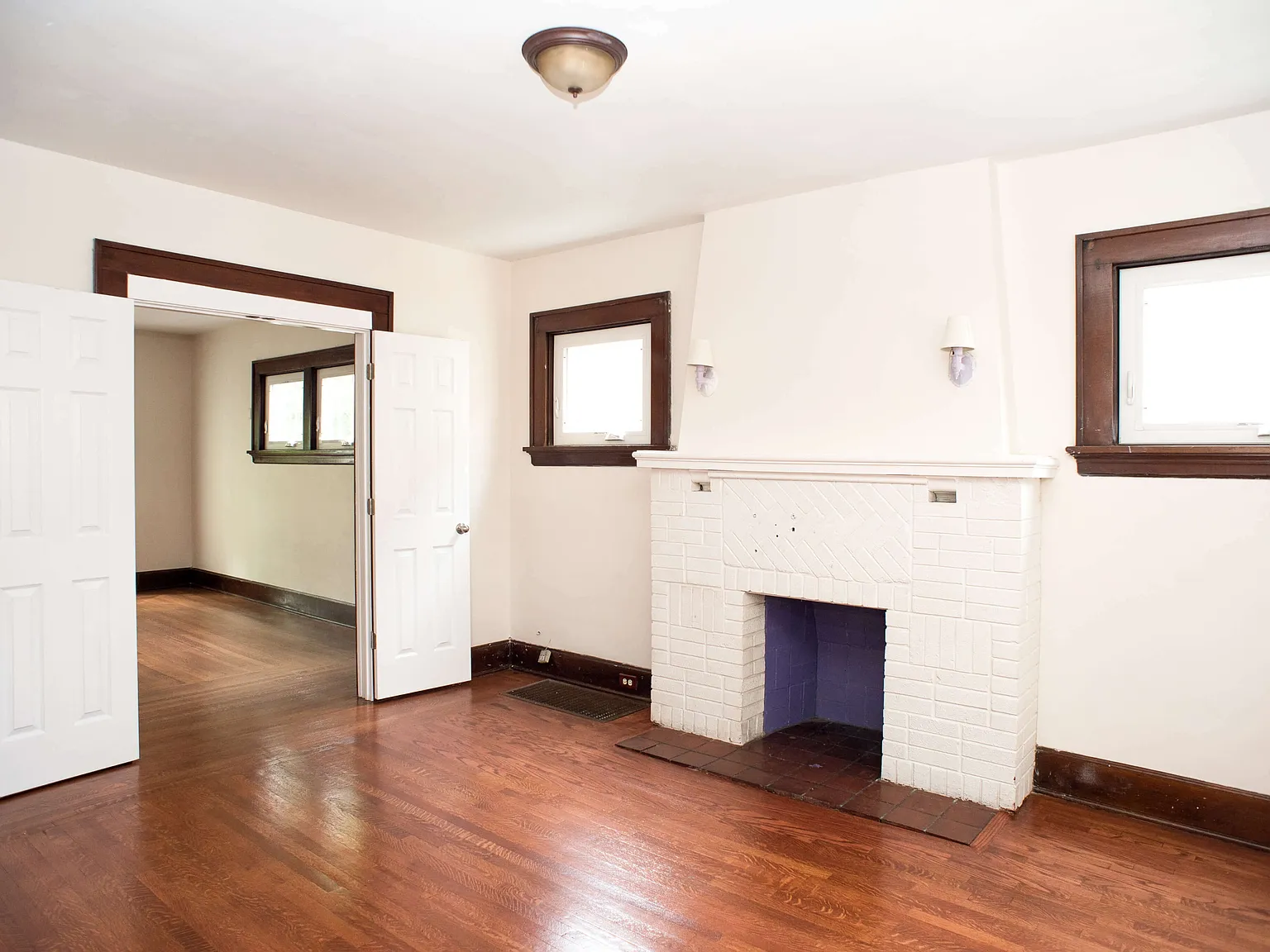 2350 Chickasaw St — Photo 3