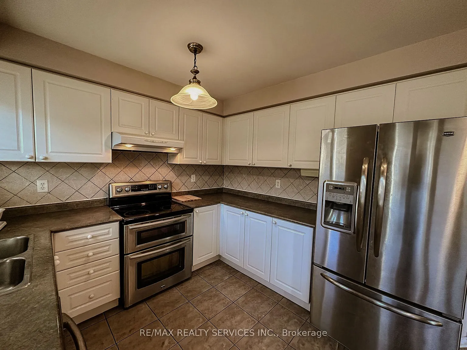 5 bed, $3,990 — Photo 3