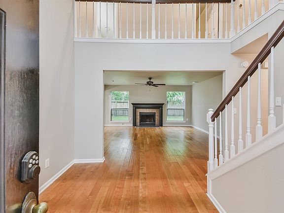 2nd image of 3911 Elmwood Dr