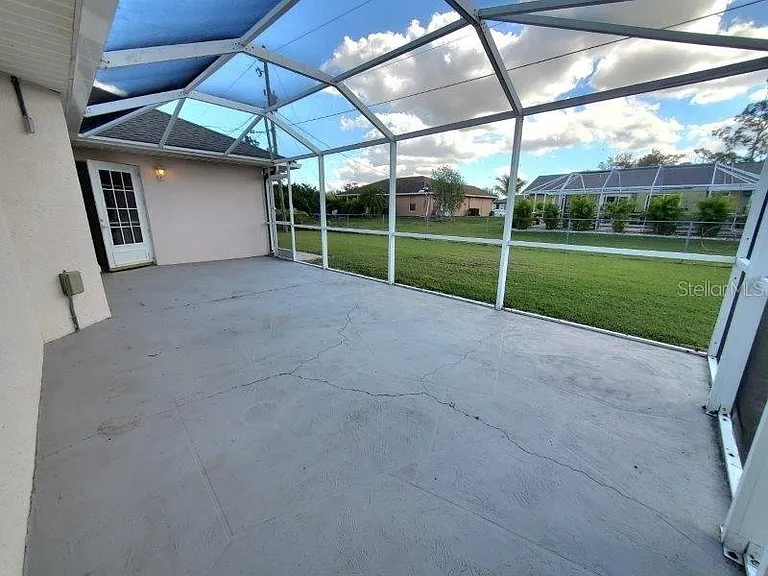 22337 Tennyson Ave — Photo 24