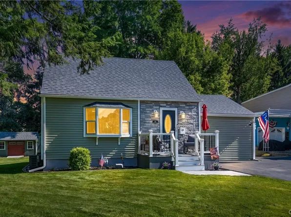 12 Davis Pl, New Hartford, NY 13413
