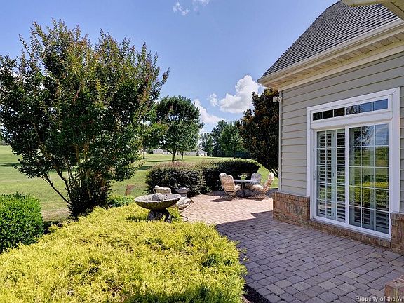 3rd image of 4698 Westhampton