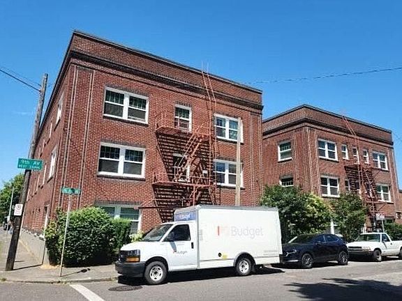3rd image of 1509 NE 10th Ave Unit 307