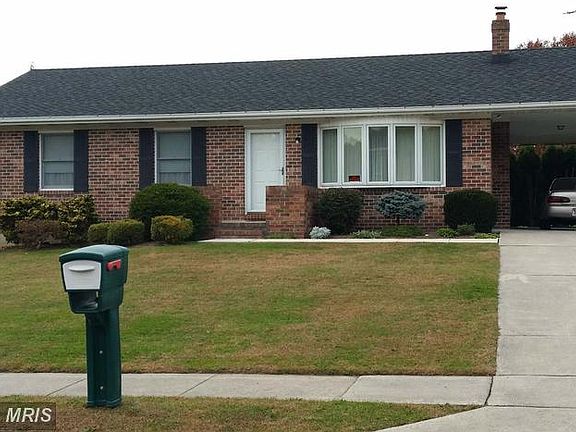 3rd image of 1702 Berdan Ct