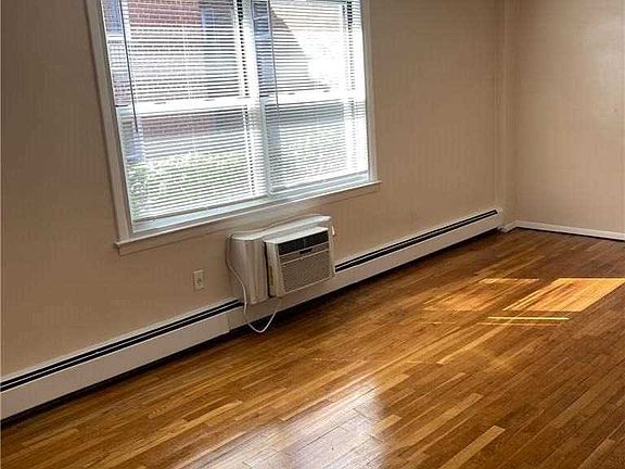 2nd image of 120 S Park Ave APT 1h