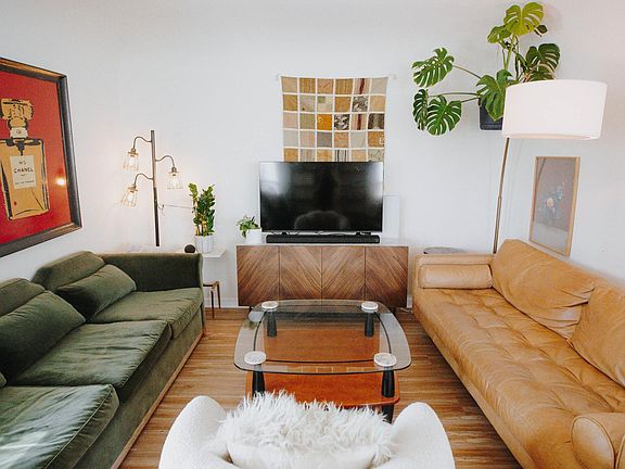 5th image of 2836 Somerset Dr #1