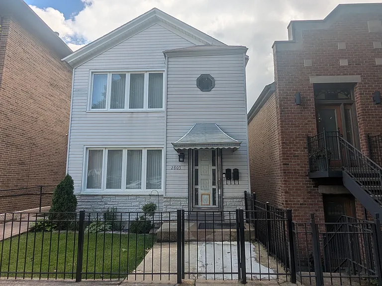 2805 S Emerald Ave #2 — Photo 1