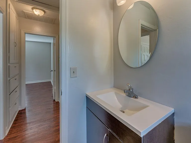 1825 NW 35th St — Photo 35