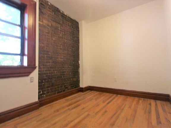 5th image of 513 E 5th St #7