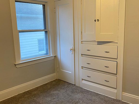 3rd image of 4146 Lincoln Ave #2
