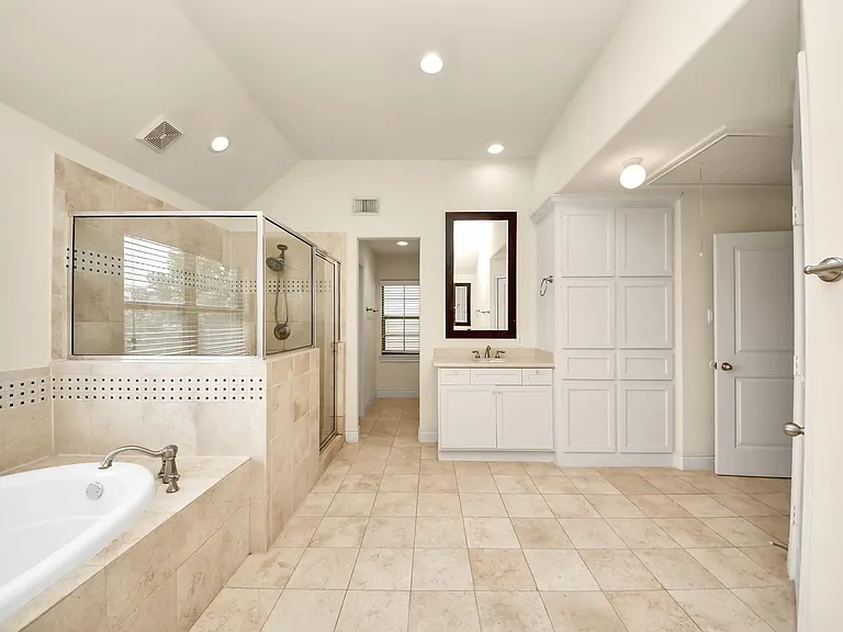 3422 Center St — Photo 13