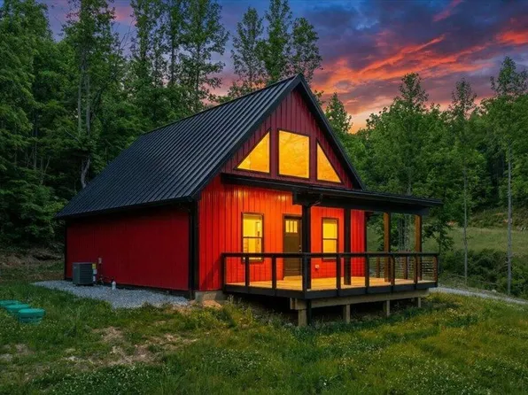 87 Storm Rd, Stanton, KY 40380