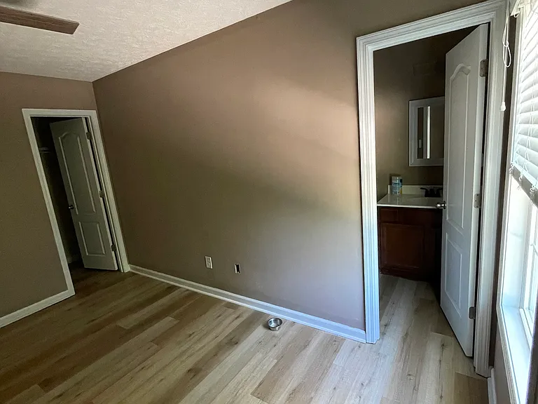 207 Grove Ln — Photo 6