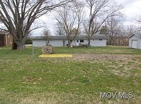 5th image of 128 Forsythia Ave