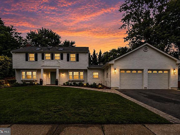 2nd image of 13008 Melville Ln