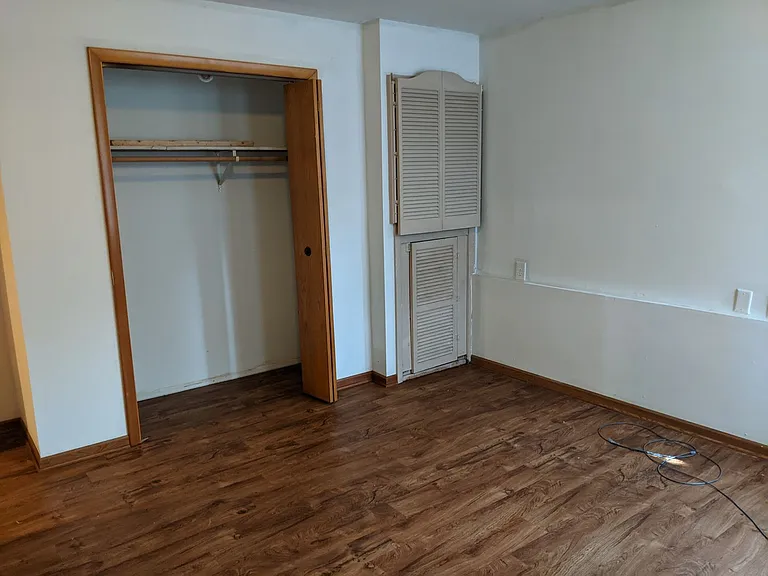 436 Russell Rd — Photo 6