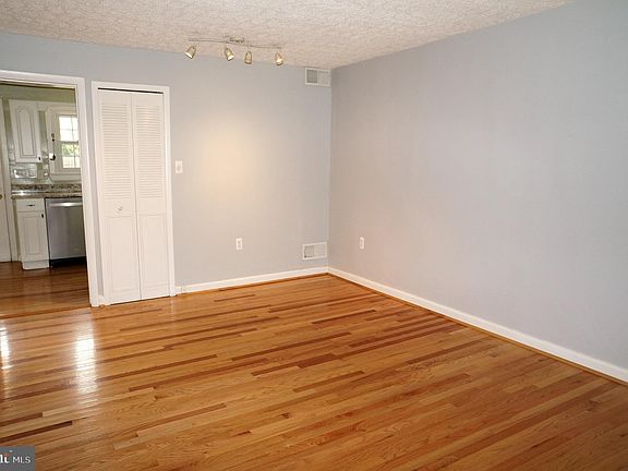 2nd image of 430 Hampton Ct #109