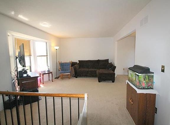 2nd image of 7620 NW 72nd St