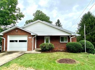 499 N Saint Clair St, Ligonier, PA 15658