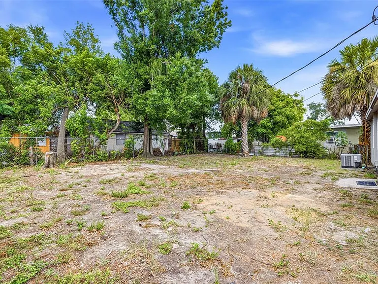 6802 Larmon St — Photo 23
