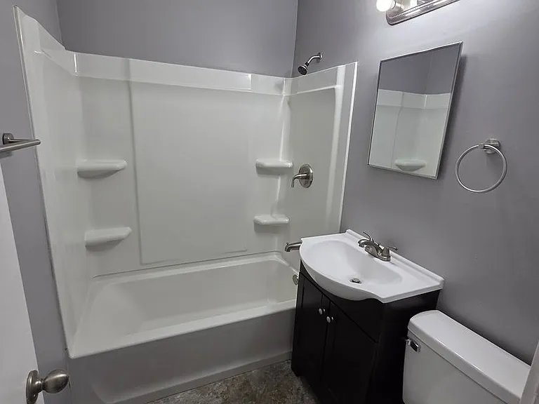 2119 S Glenn St — Photo 12