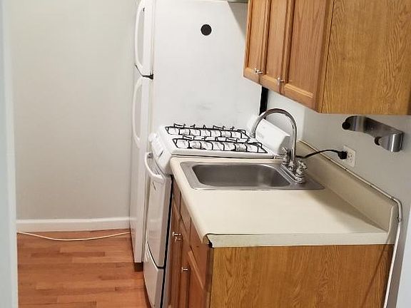 4th image of 330 E 65th St APT 17