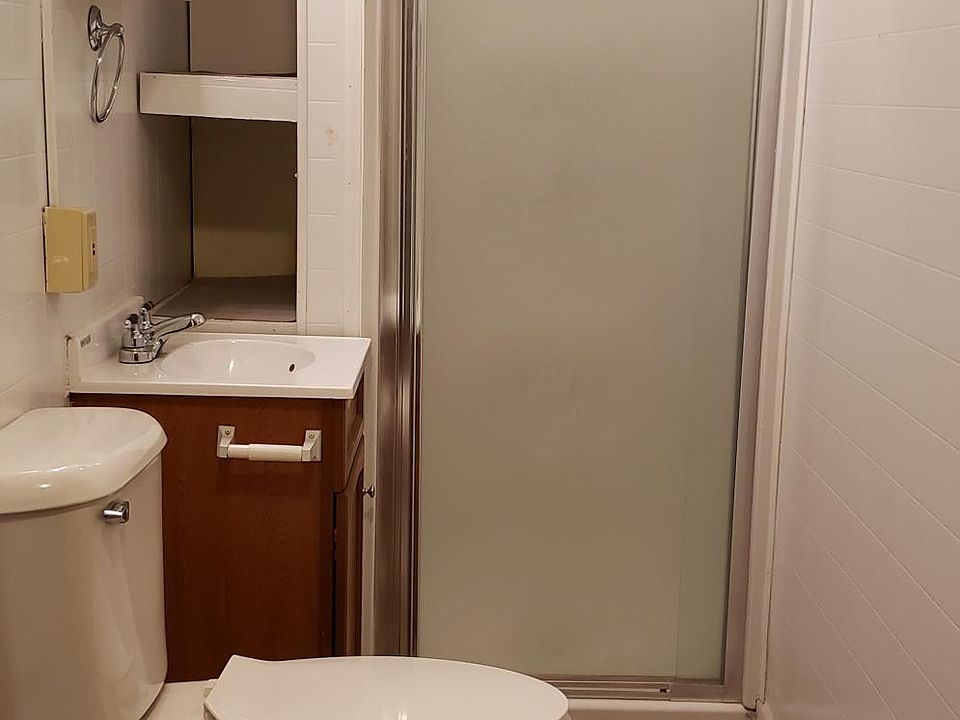 1st image of 120 W Pine Ave