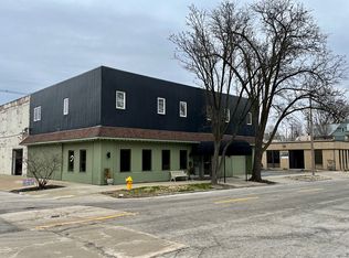 300-302 E Grove St #B, Bloomington, IL 61701